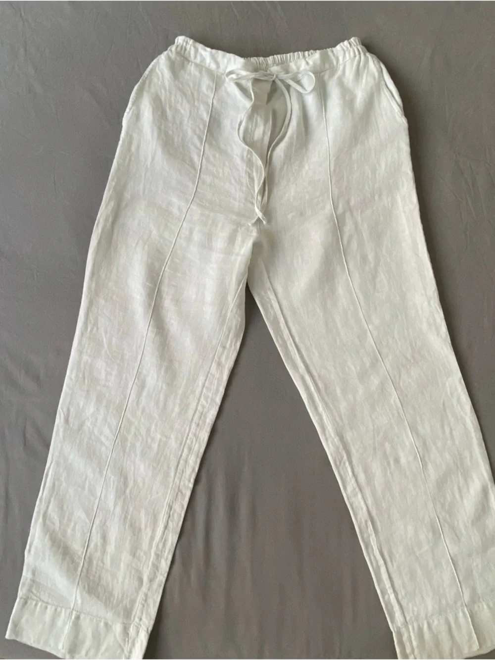 Soft Linen Set with Shell Buttons - Picture 6 of 16